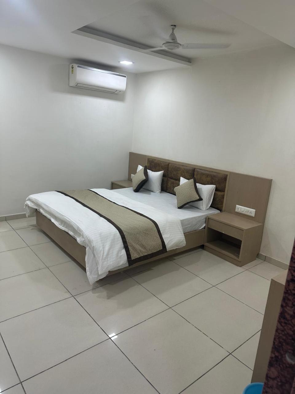 Hotel Nest View Ahmedabad Luaran gambar