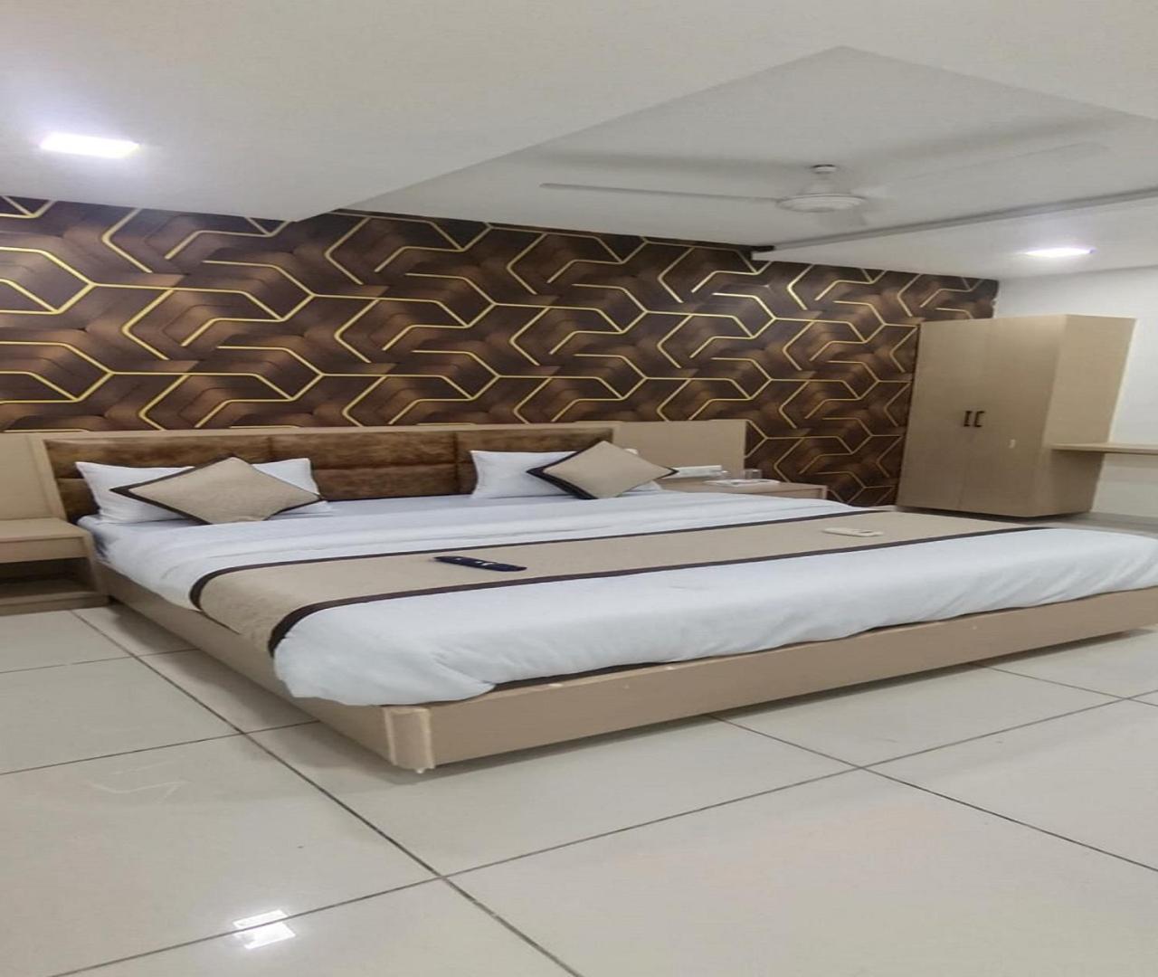 Hotel Nest View Ahmedabad Luaran gambar