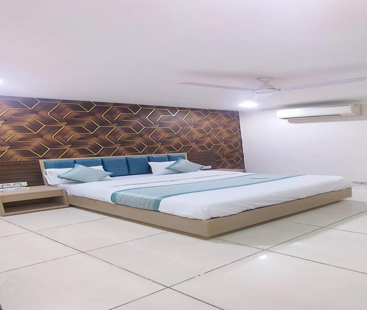 Hotel Nest View Ahmedabad Luaran gambar